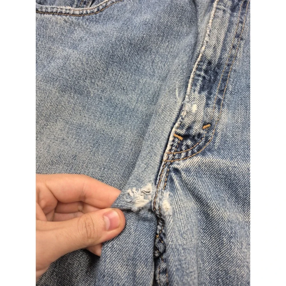 Vintage Levis 560 Loose Tapered Jeans Mens 36x30 Blue Denim USA 90s Distressed